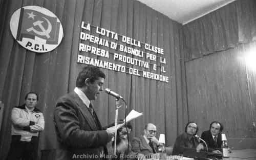 1978-GENNAIO-GIORGIO-NAPOLITANO-INCONTRA-GLI-OPERAI-ITALSIDER-6