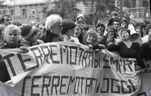 1980-TERREMOTATI-PROTESTANO-9